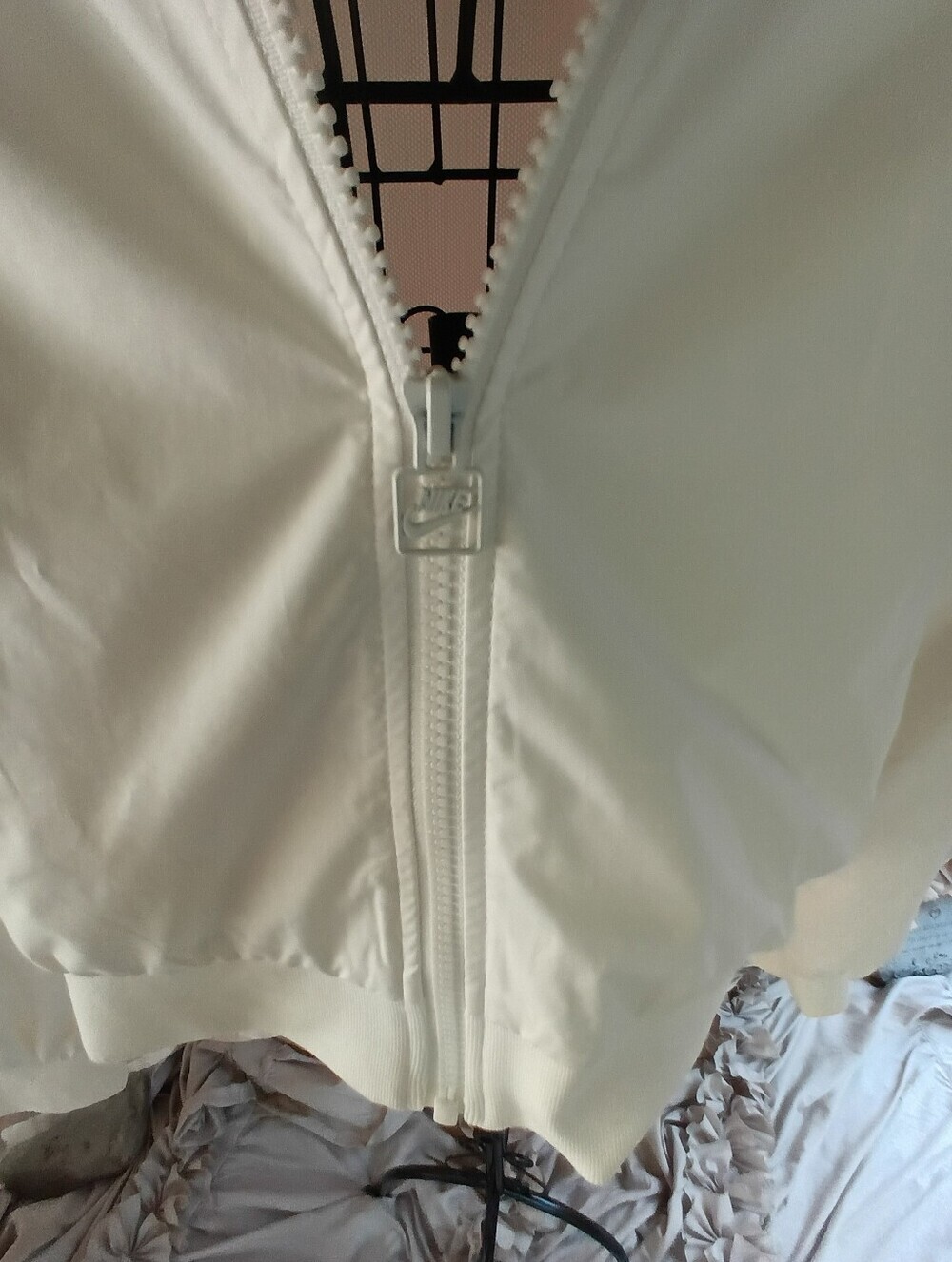 Women's Size Large Nike White Full-Zip Hooded Bomber Jacket with Black Logo - Picture 8 of 10